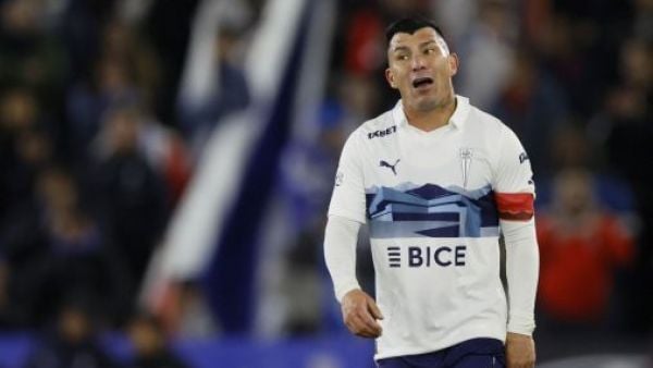Gary Medel con la camiseta de Universidad Católica