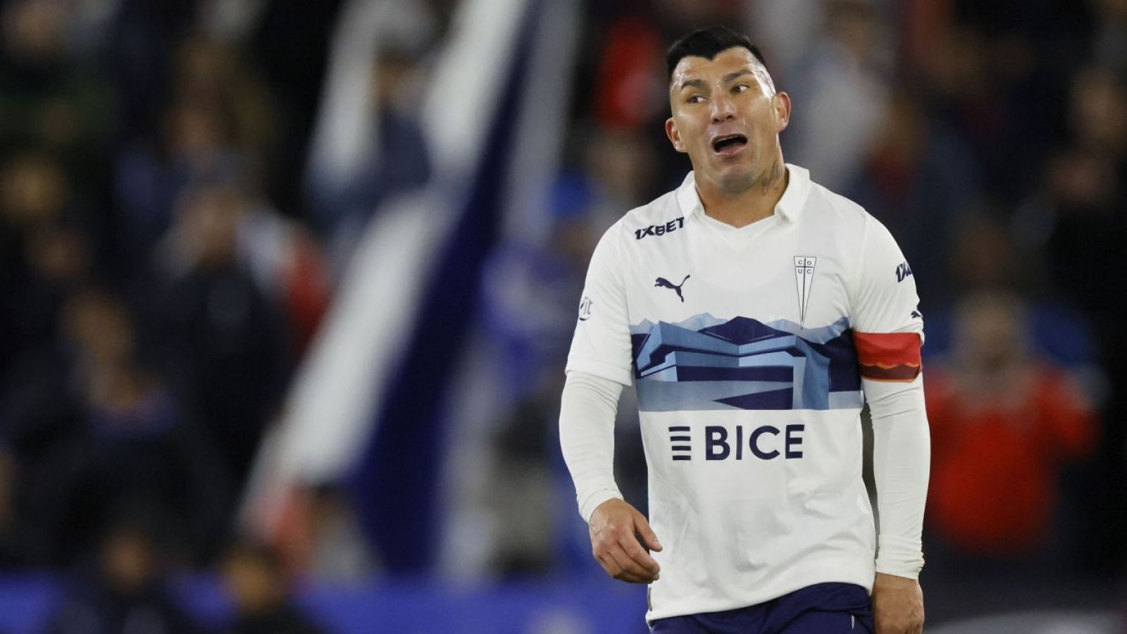 Gary Medel con la camiseta de Universidad Católica