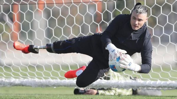 Cristóbal Campos busca volver al fútbol profesional tras sufrir la amputación de la pierna derecha.