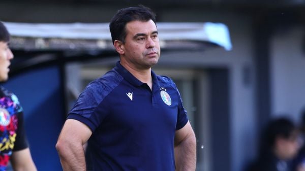 Juan José Ribera dirigiendo un partido de Audax Italiano