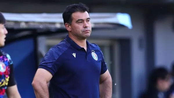 Juan José Ribera dirigiendo un partido de Audax Italiano