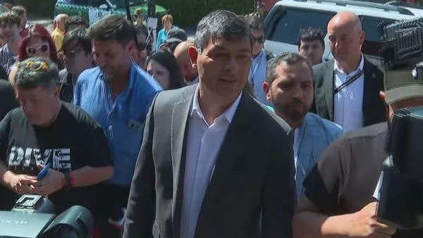 Franco Parisi vota en La Reina