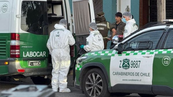 Femicidio en Santiago: Llamó a hijos para 