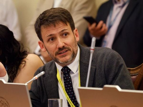 Comisión revisora aprueba acusación constitucional contra Diego Pardow