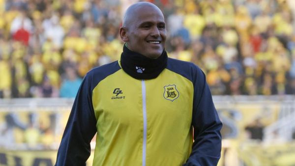 Humberto Suazo estaría a detalles de ser el nuevo DT de San Luis de Quillota para 2026