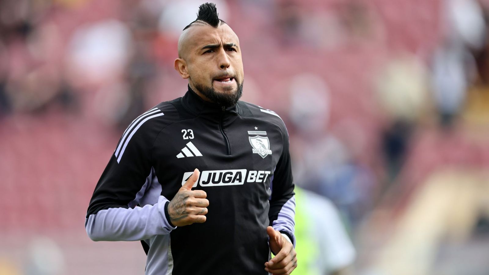 Arturo Vidal tendría decidida su continuidad en Colo Colo