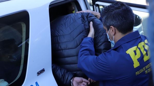 Detienen a sospechoso de asesinar, desmembrar y quemar a mujer en San Antonio