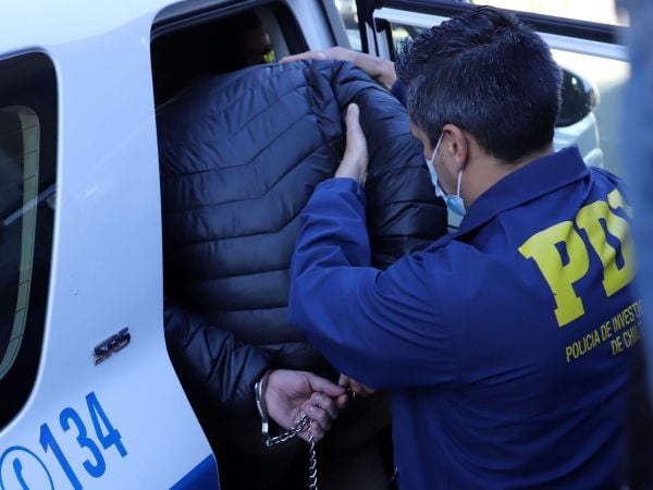 Detienen a sospechoso de asesinar, desmembrar y quemar a mujer en San Antonio