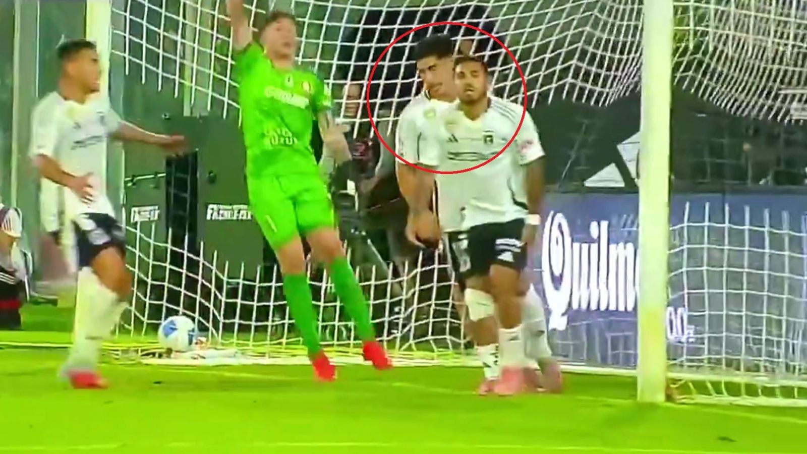 Marcos Bolados protagonizó una llamativa imagen en los últimos minutos del partido ante Unión La Calera