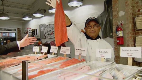 ¿Cómo se produce el salmón que exportamos al mundo?