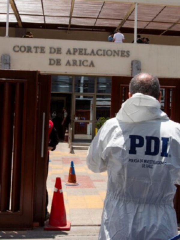 La solución judicial contra apuñalamientos: prohíben cartoneros, tijeras y abrecartas sobre el escritorio