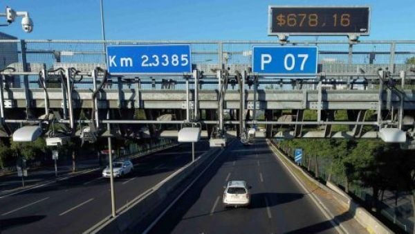 Tag en una autopista