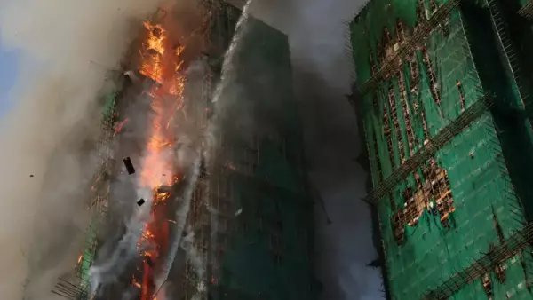 Fallecidos tras incendio en Hong Kong