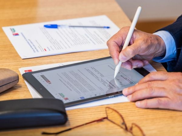 Autoridades de Chile y Perú firman acuerdo para integrar a Perú al proyecto Latam-GPT.