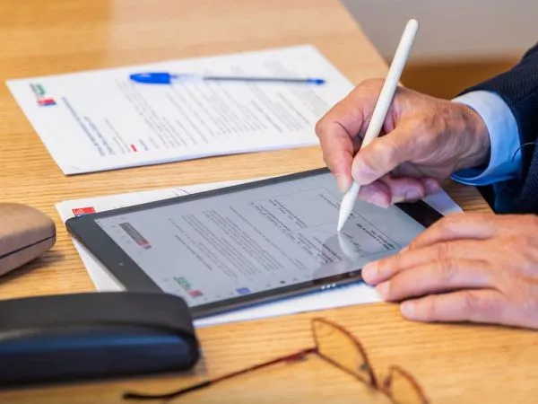 Autoridades de Chile y Perú firman acuerdo para integrar a Perú al proyecto Latam-GPT.