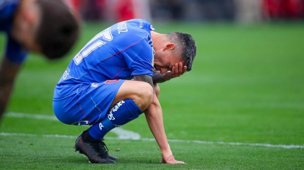 Charles Aránguiz cabizbajo