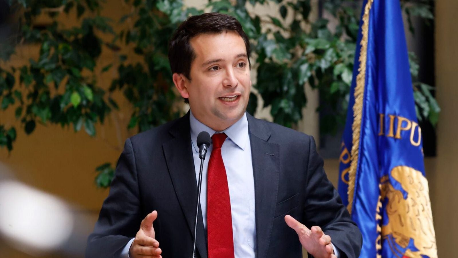 Araya suspende participación en bancada republicana