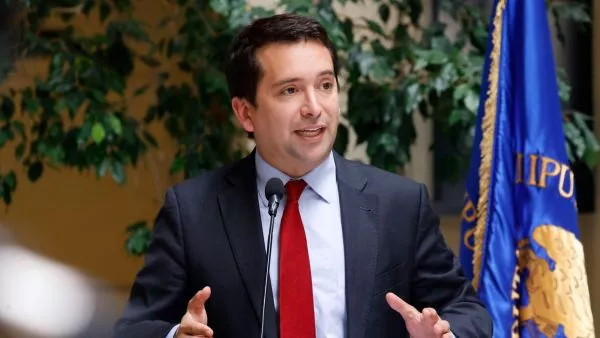 Araya suspende participación en bancada republicana