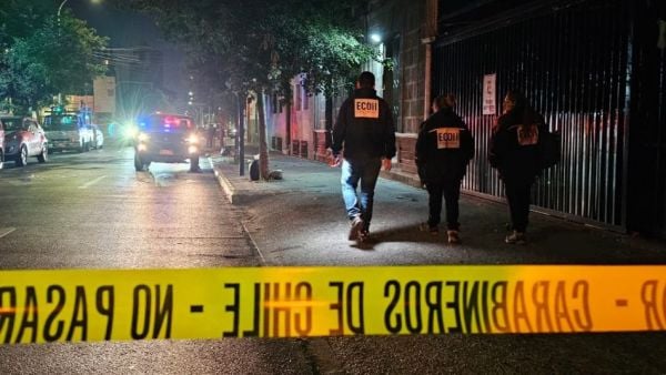 Estudiante es asesinado afuera de edificio donde vivía en Santiago