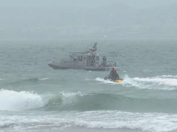 Busqueda en Playa Cuatro Esquinas