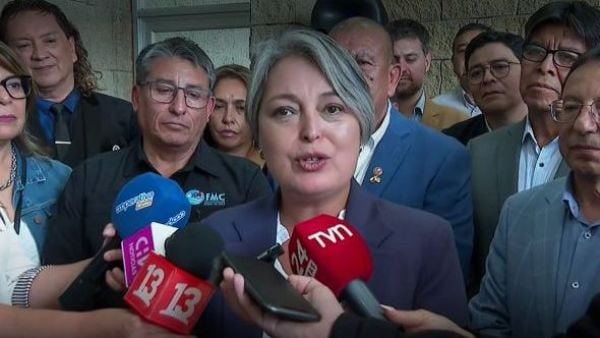 Jeannette Jara visita Antofagasta, donde triunfo Parisi: “Es importante hacerse cargo del malestar que existe en el norte del país”