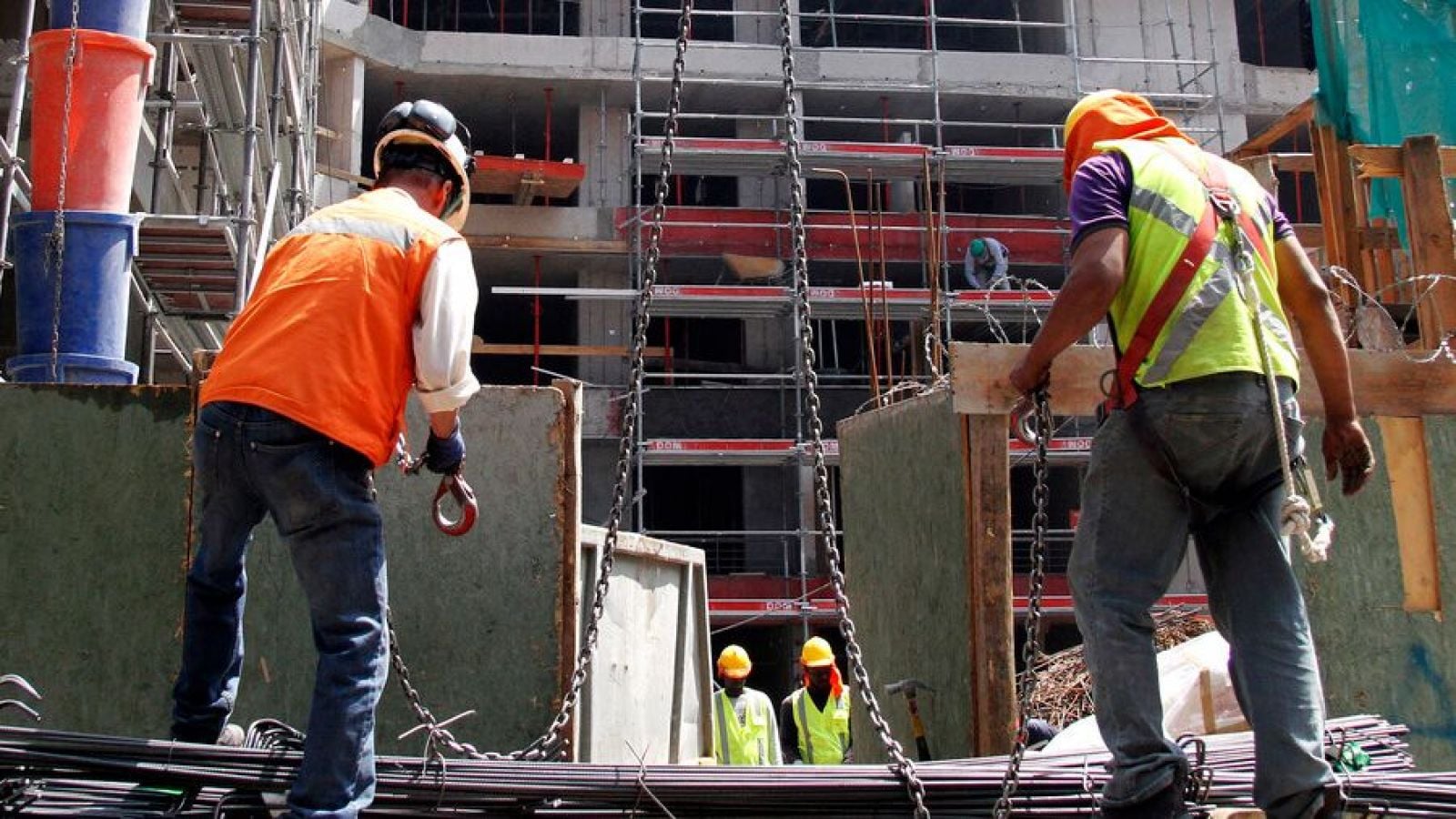 Desempleo sigue a la baja y llega al 8,4% en trimestre agosto - octubre