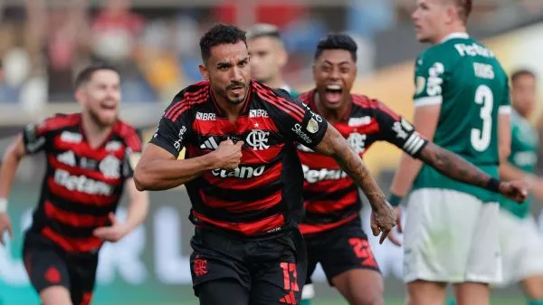 Danilo celebrando su gol en la final de la Copa Libertadores