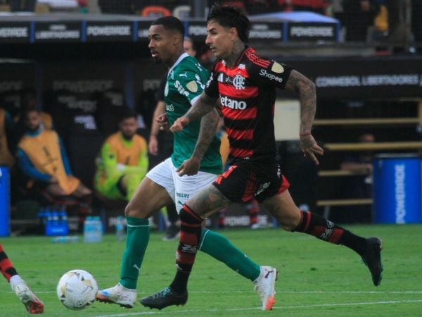 Erick Pulgar en la final de la Copa Libertadores