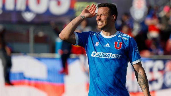 Luciano Pons jugando por la Universidad de Chile
