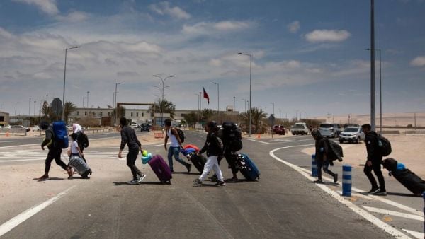 Migrantes varados en frontera con Perú: 