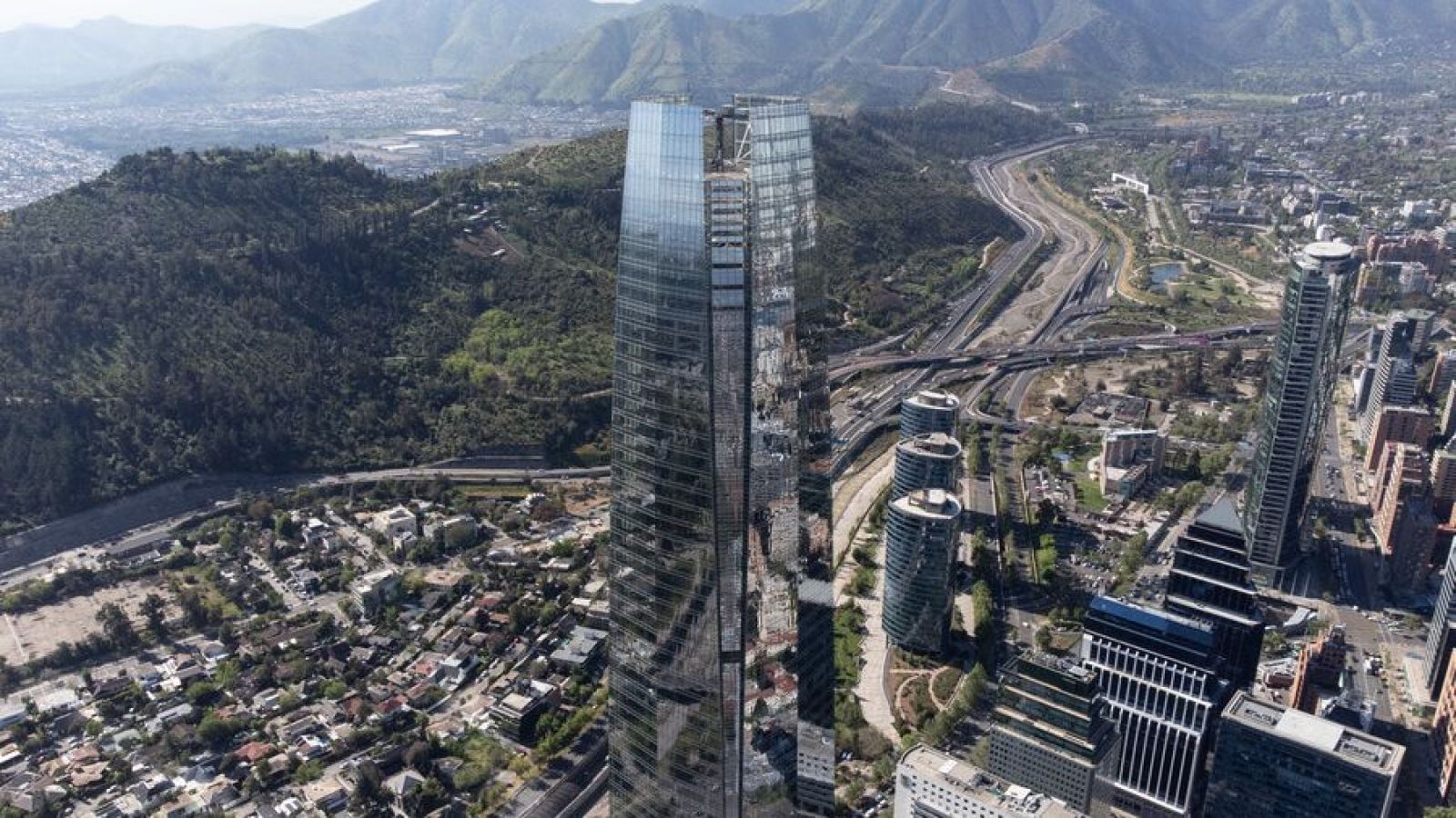 OCDE proyecta crecimiento del 2,4% en Chile durante 2025