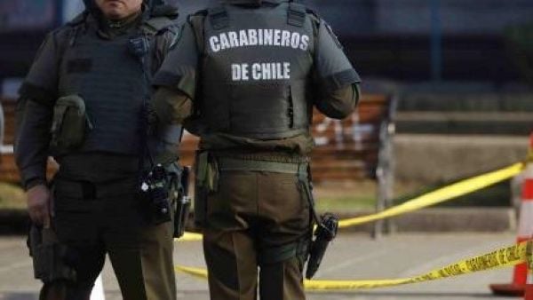 Carabinero y su armamento de servicio