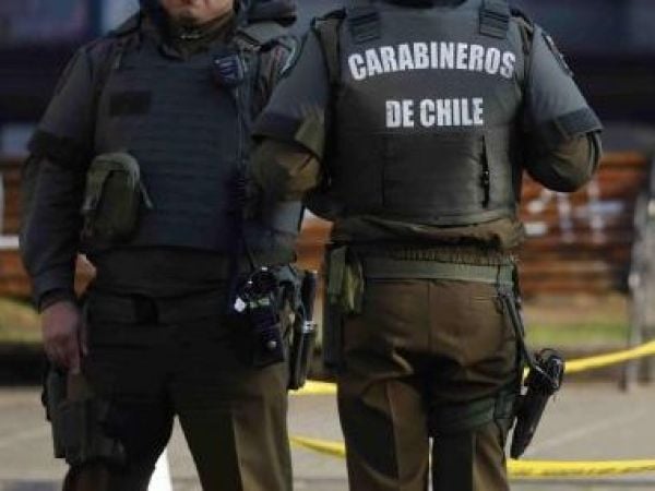 Carabinero y su armamento de servicio