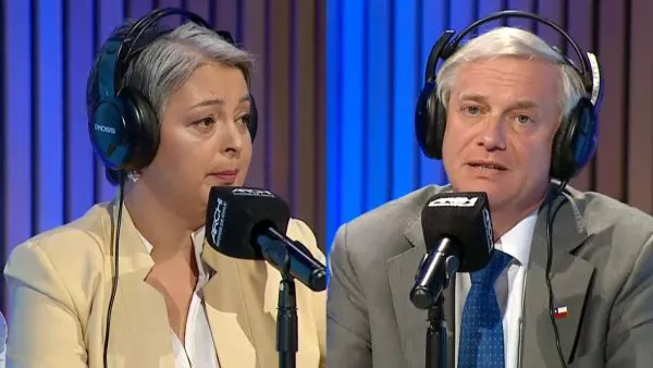 Jeannette Jara y José Antonio Kast en debate ARCHI