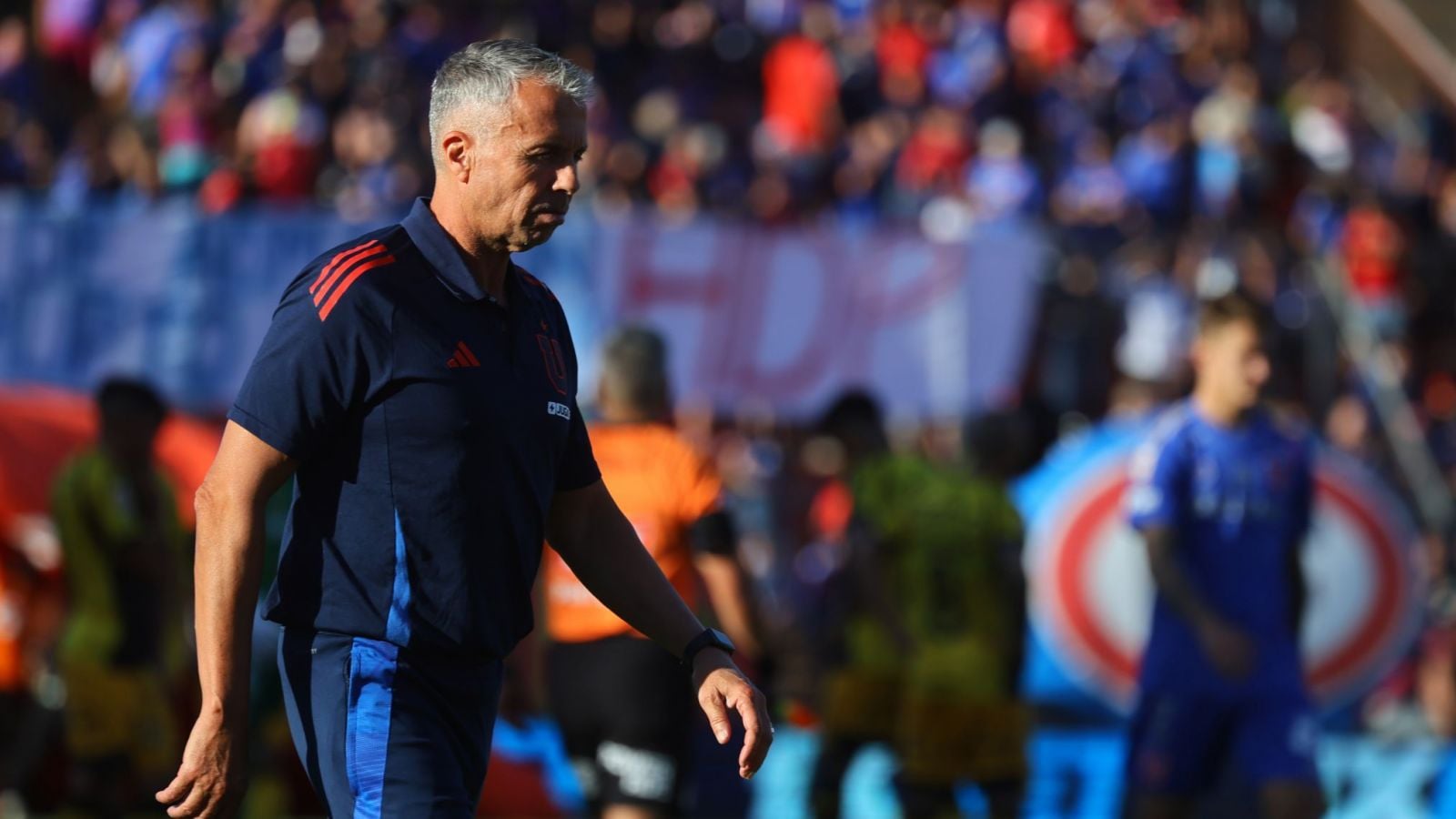 Gustavo Álvarez anunció que no continuará en la U el 2026 y Azul Azul habría contactado a Martín Anselmi