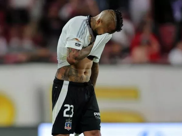 Arturo Vidal lamentándose tras empatar ante Deportes Limache
