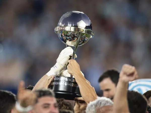 Universidad de Chile y Palestino en el top 10 de los clubes con más ganancias en la Copa Sudamericana