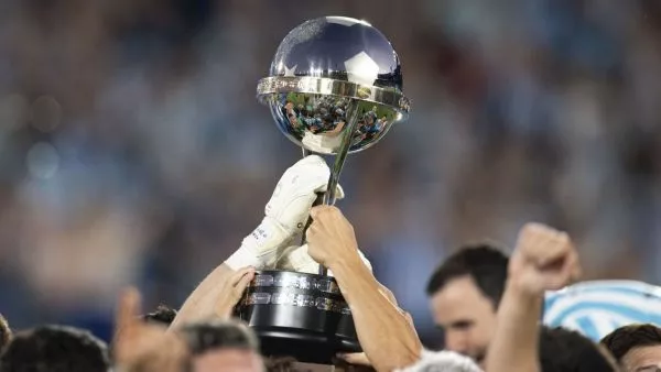 Universidad de Chile y Palestino en el top 10 de los clubes con más ganancias en la Copa Sudamericana