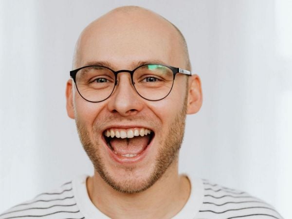 Doctora aclara rumor sobre la creatina y la alopecia