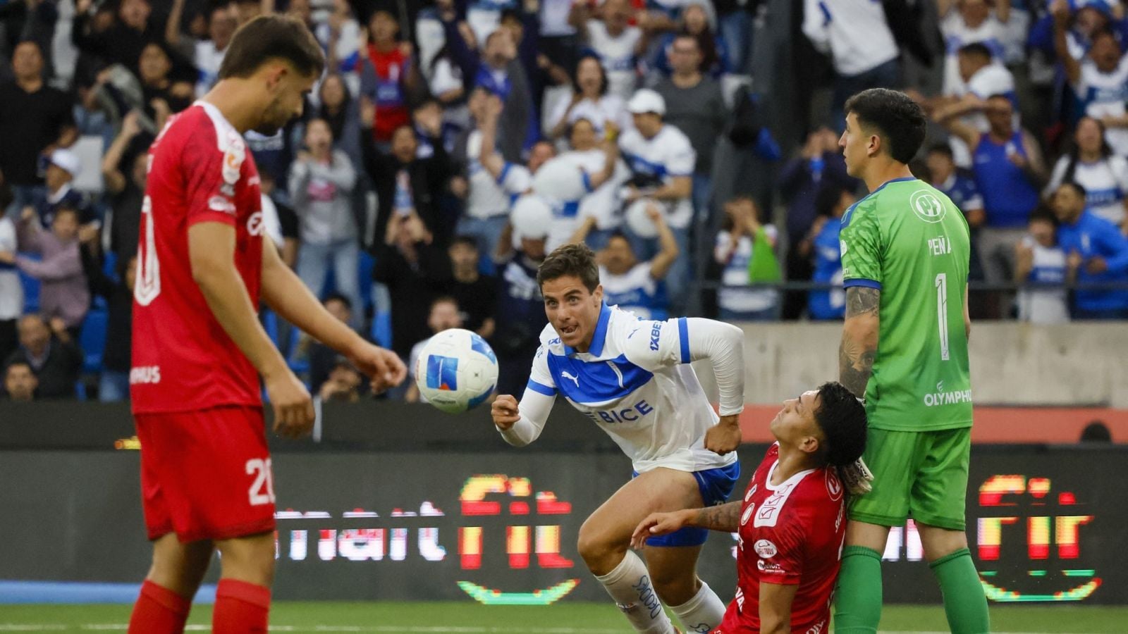 La UC derrotó a Unión La Calera y se quedó con el Chile 2 a Copa Libertadores.