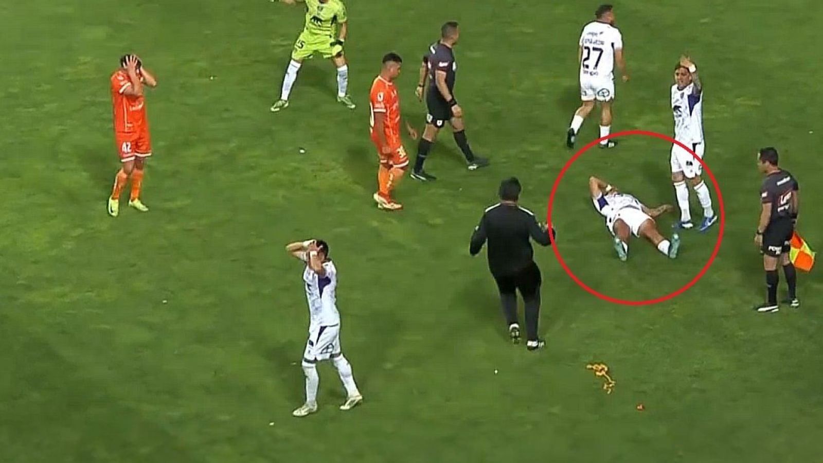 Jonathan Espínola sufrió una escalofriante lesión en la final por el ascenso