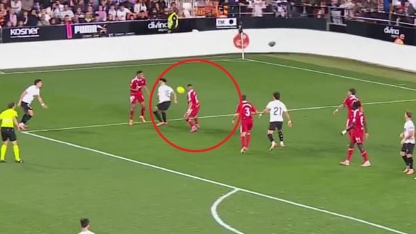 Alexis Sánchez cometió un error que terminó en gol del Valencia y selló el empate ante Sevilla