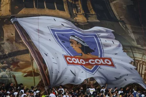 El lienzo fue desplegado en el sector Rapa Nui del estadio Monumental en el duelo clave ante Audax Italiano.