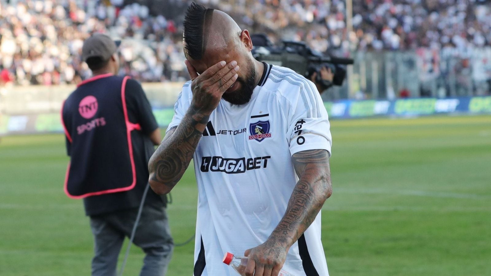 El diario Olé realizó una 'picante' publicación de Colo Colo y Arturo Vidal que generó burlas