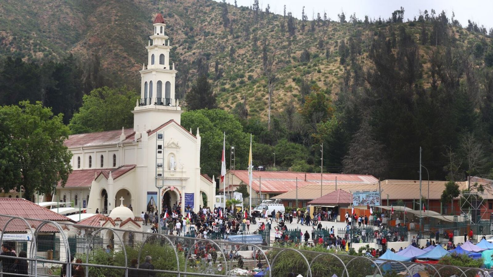 Mujer fallece en Santuario de Lo Vásquez