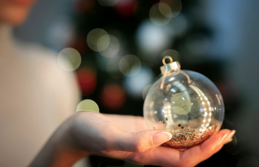 La esfera nueva del árbol