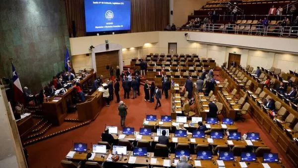 Otra vez fracasa sesión de la Cámara por falta de diputadas y diputados