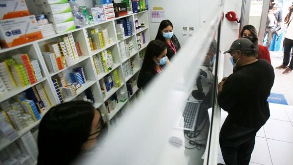 Venta de medicamentos en farmacia