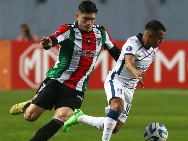 Cristian Nahuel Barrios jugando ante Palestino por Copa Sudamericana