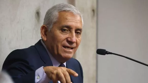 Héctor Espinosa sigue en prisión preventiva